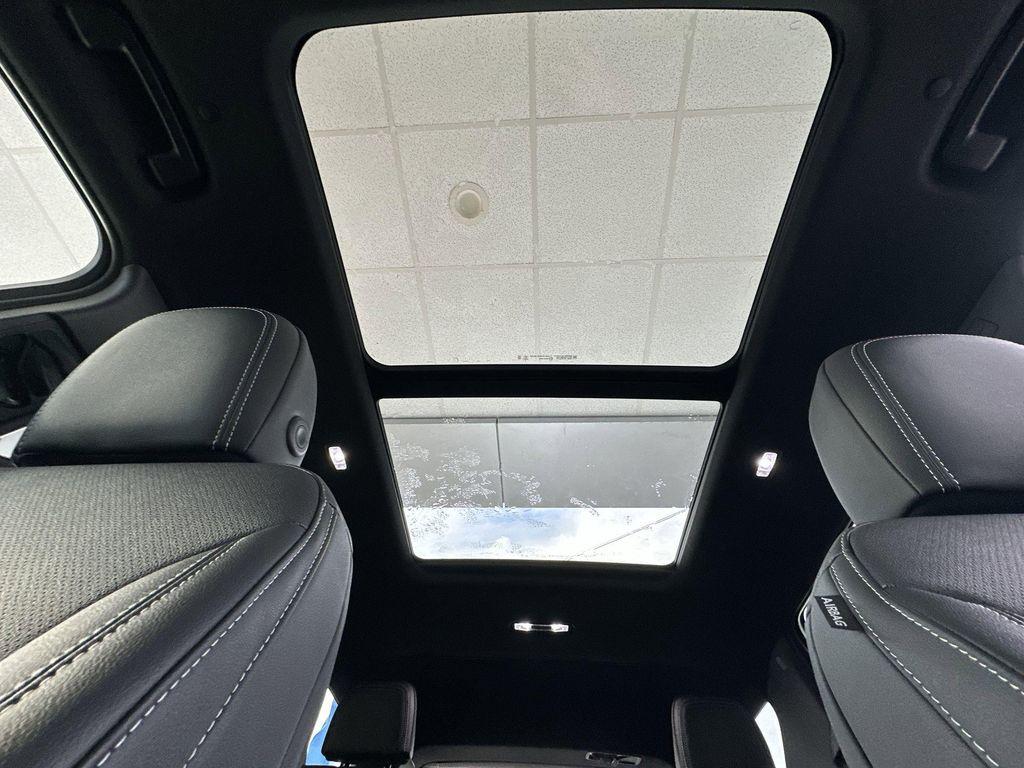 new 2026 Chevrolet Traverse car, priced at $44,196