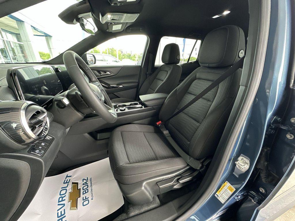 new 2026 Chevrolet Equinox car, priced at $28,672