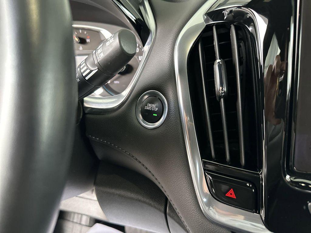 used 2023 Chevrolet Traverse car, priced at $31,570