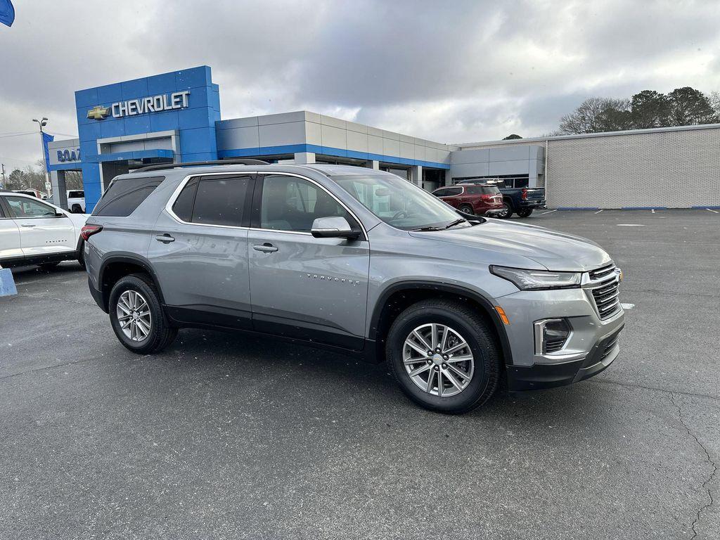 used 2023 Chevrolet Traverse car, priced at $31,570