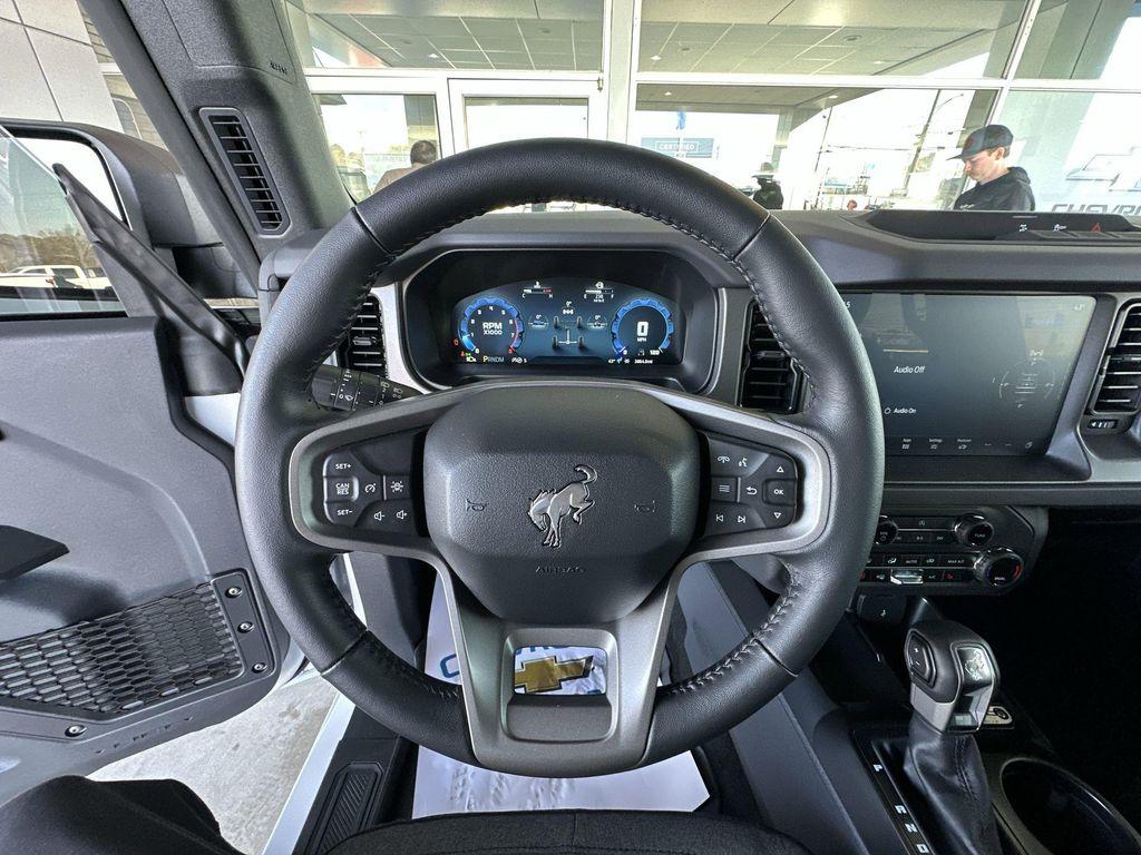 used 2025 Ford Bronco car, priced at $41,889