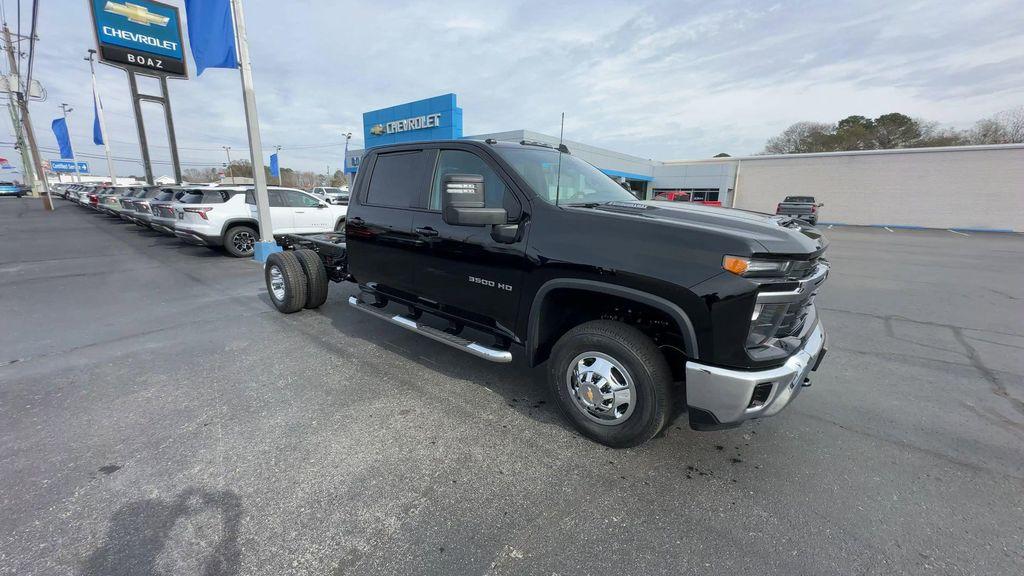 new 2026 Chevrolet Silverado 3500 car, priced at $65,123