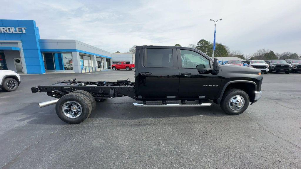 new 2026 Chevrolet Silverado 3500 car, priced at $65,123