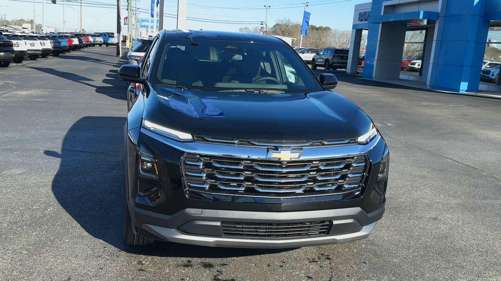 new 2026 Chevrolet Equinox car, priced at $28,672