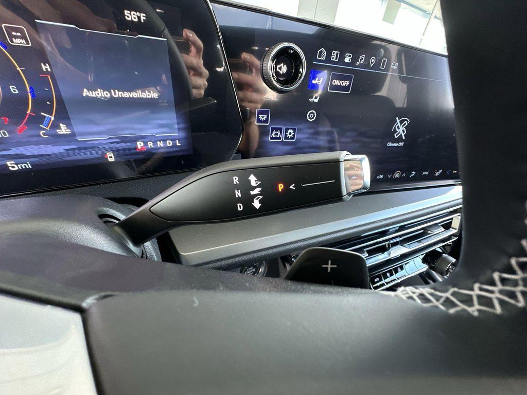 used 2025 Chevrolet Traverse car, priced at $38,698