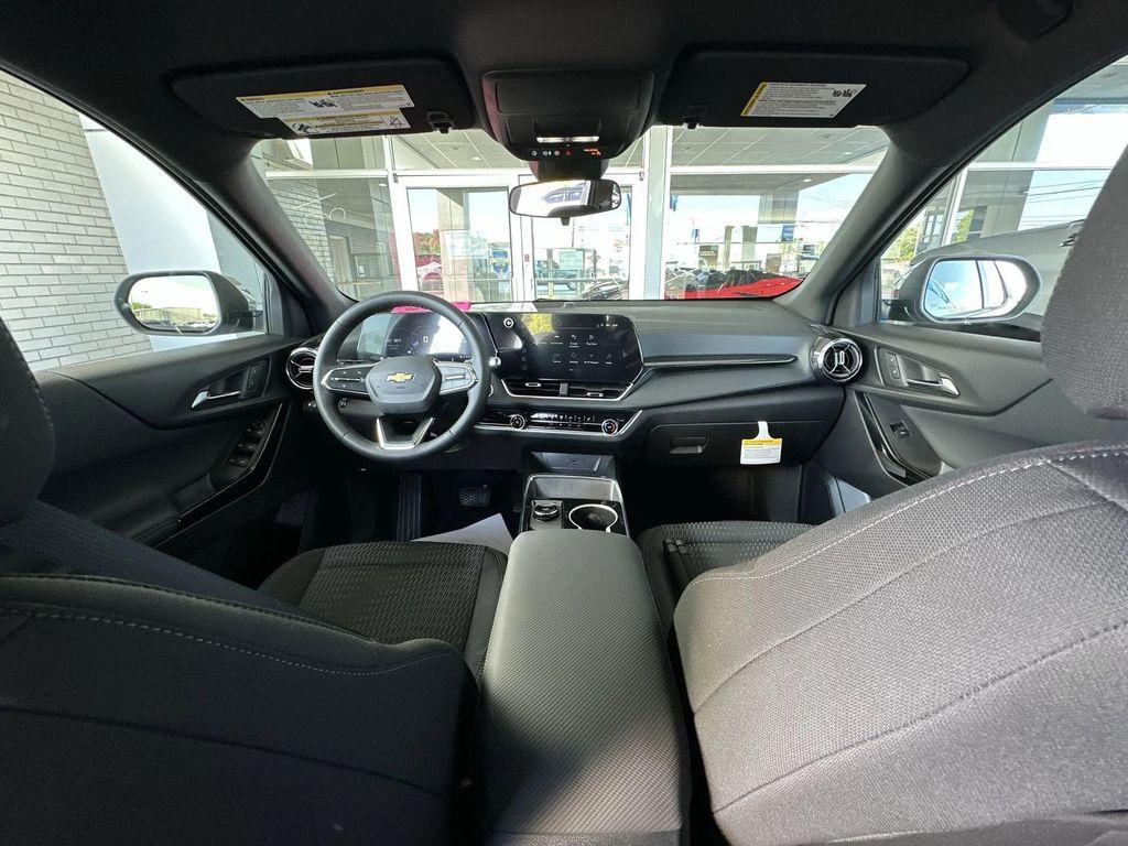 new 2026 Chevrolet Equinox car, priced at $28,672