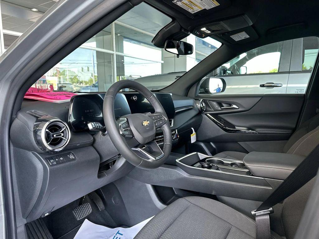 new 2026 Chevrolet Equinox car, priced at $28,672
