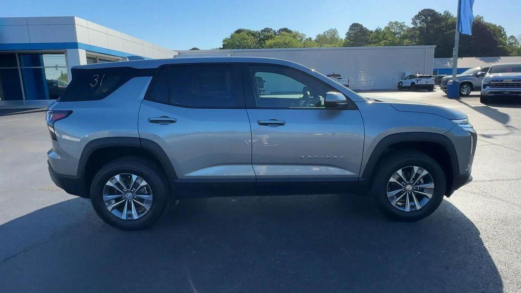 new 2026 Chevrolet Equinox car, priced at $28,672