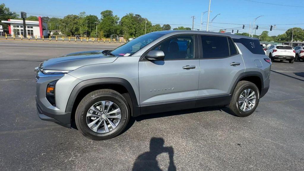 new 2026 Chevrolet Equinox car, priced at $28,672
