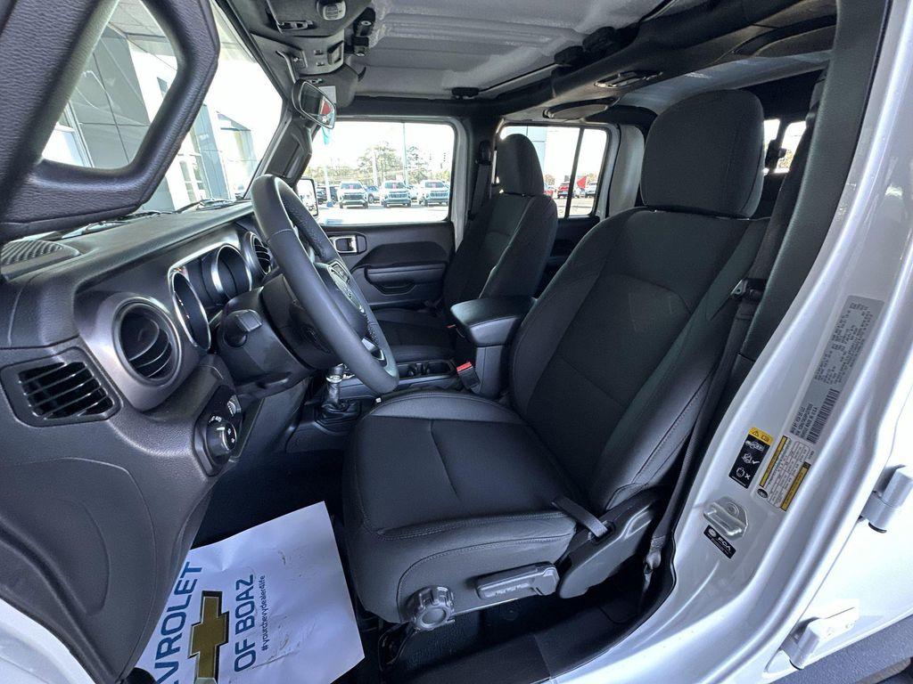 used 2023 Jeep Gladiator car, priced at $33,970