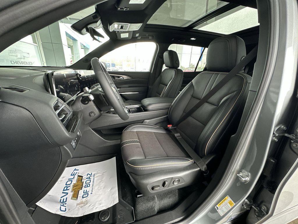 new 2026 Chevrolet Traverse car, priced at $54,375