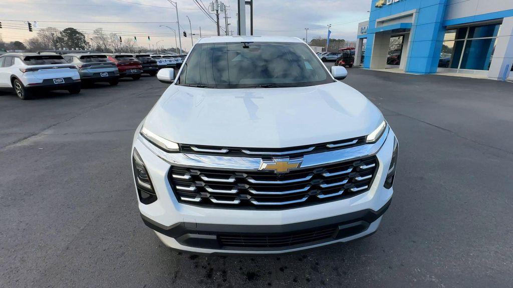 new 2026 Chevrolet Equinox car, priced at $28,672