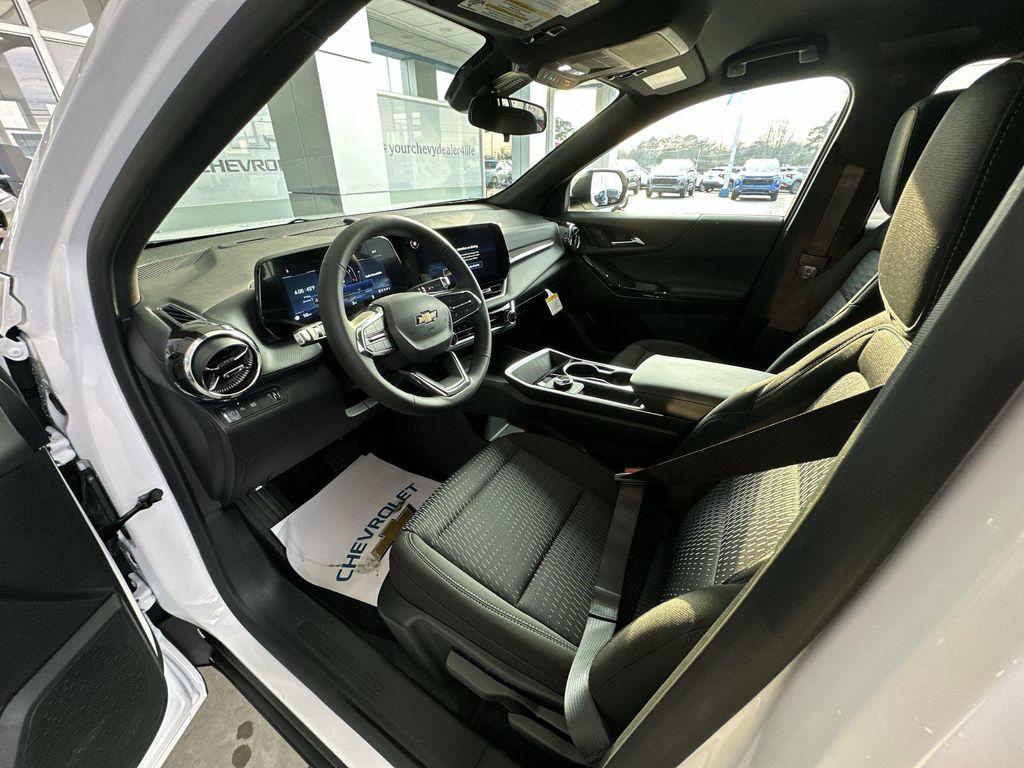 new 2026 Chevrolet Equinox car, priced at $28,672