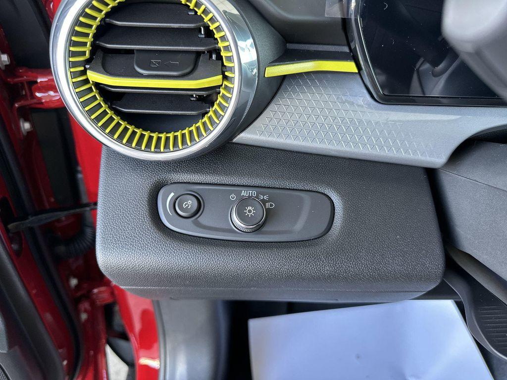 new 2026 Chevrolet Trax car, priced at $25,425