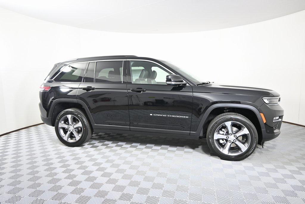 new 2025 Jeep Grand Cherokee car, priced at $48,499