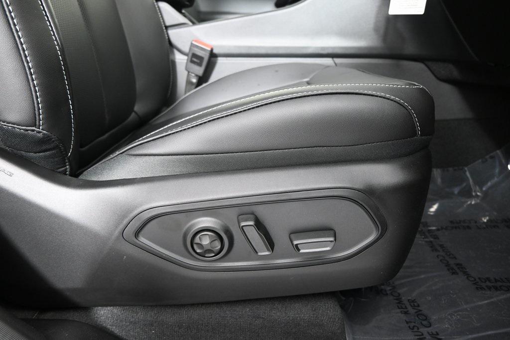 new 2025 Jeep Grand Cherokee car, priced at $48,499