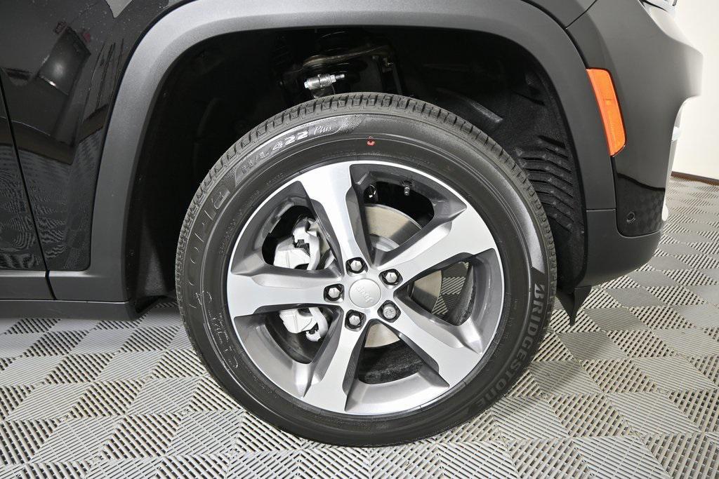 new 2025 Jeep Grand Cherokee car, priced at $48,499