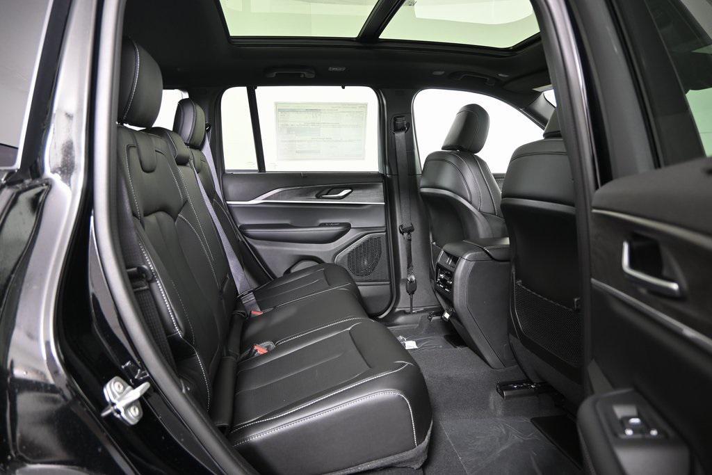 new 2025 Jeep Grand Cherokee car, priced at $48,499