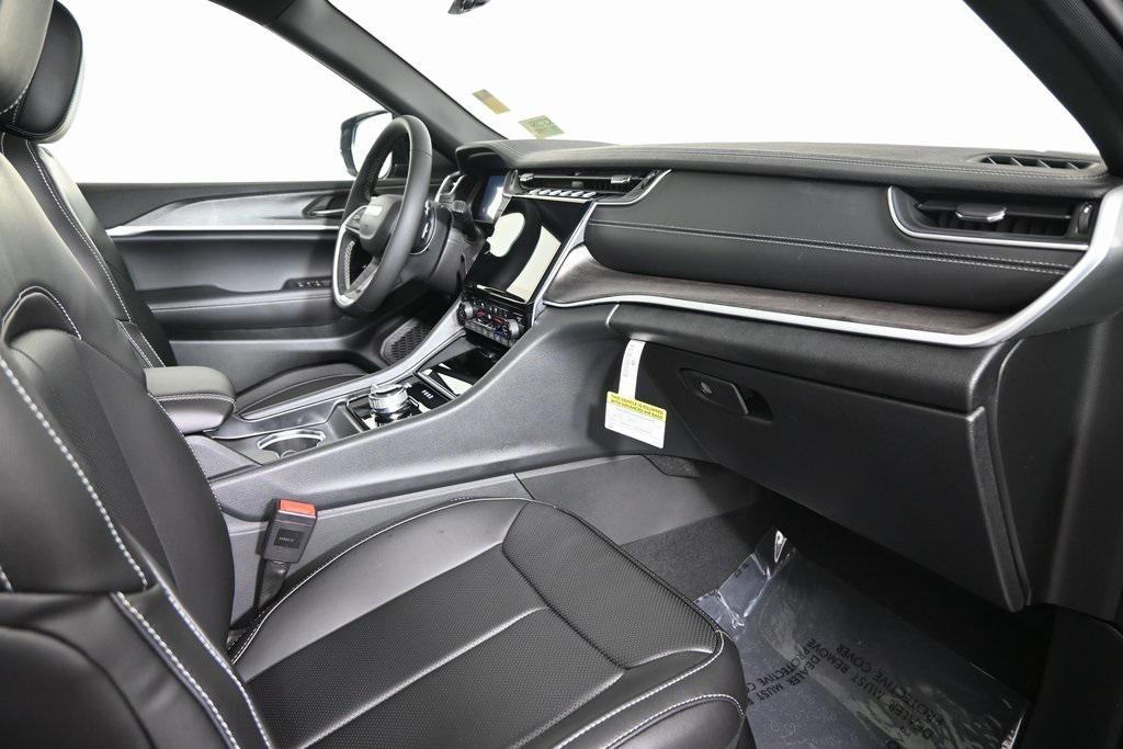 new 2025 Jeep Grand Cherokee car, priced at $48,499