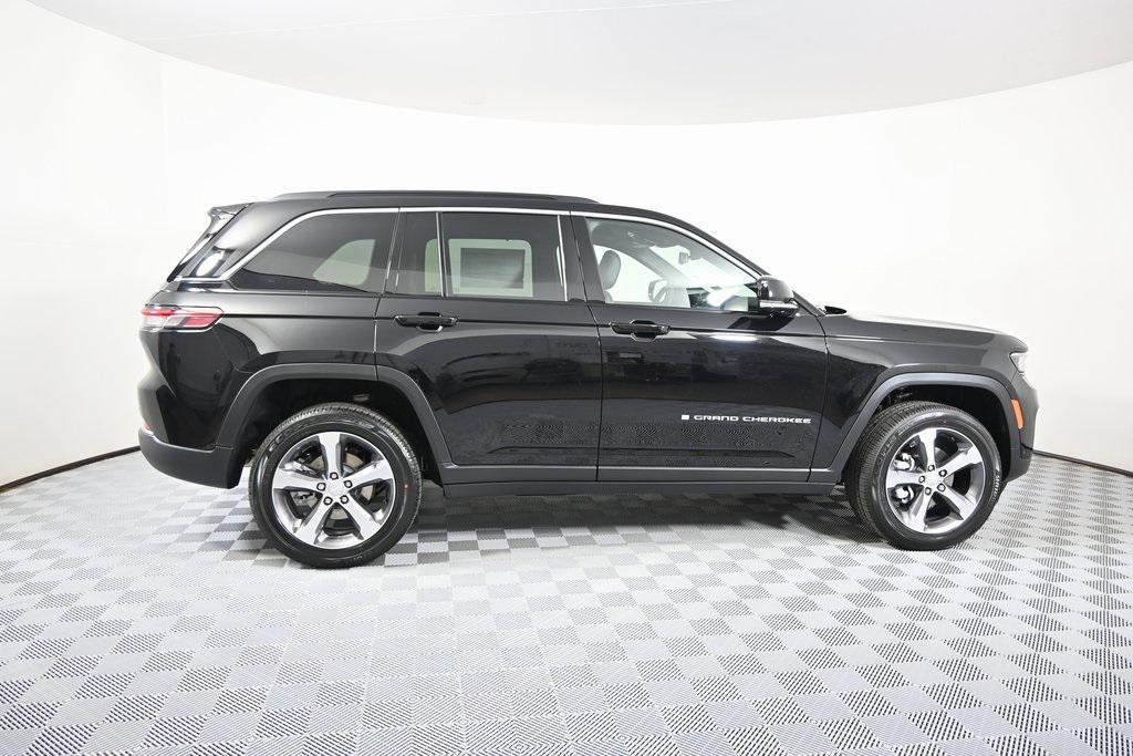 new 2025 Jeep Grand Cherokee car, priced at $48,499