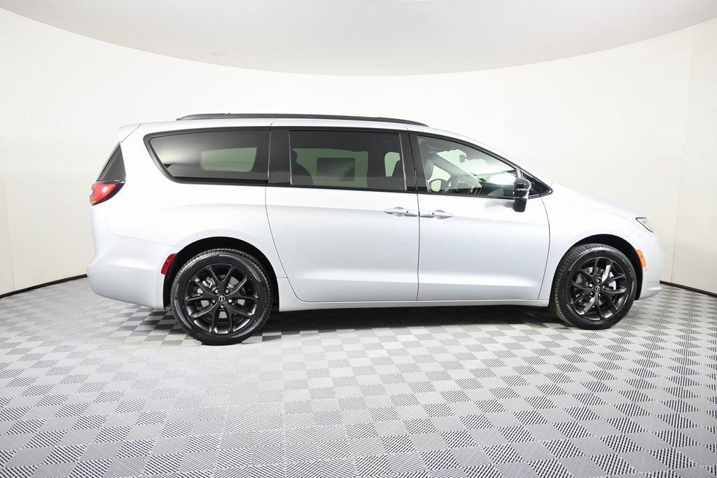 new 2026 Chrysler Pacifica car, priced at $48,699