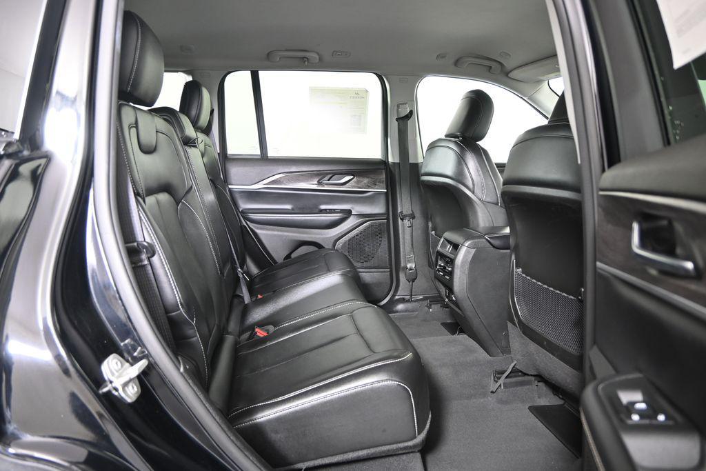 used 2024 Jeep Grand Cherokee car, priced at $30,499