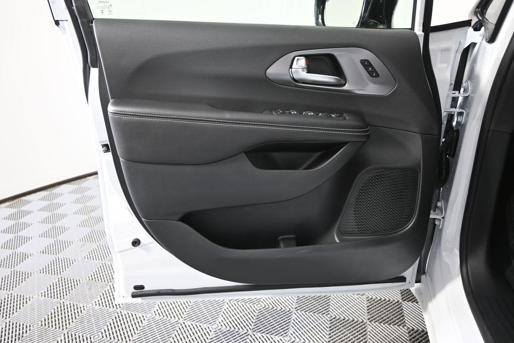 new 2026 Chrysler Pacifica car, priced at $40,799