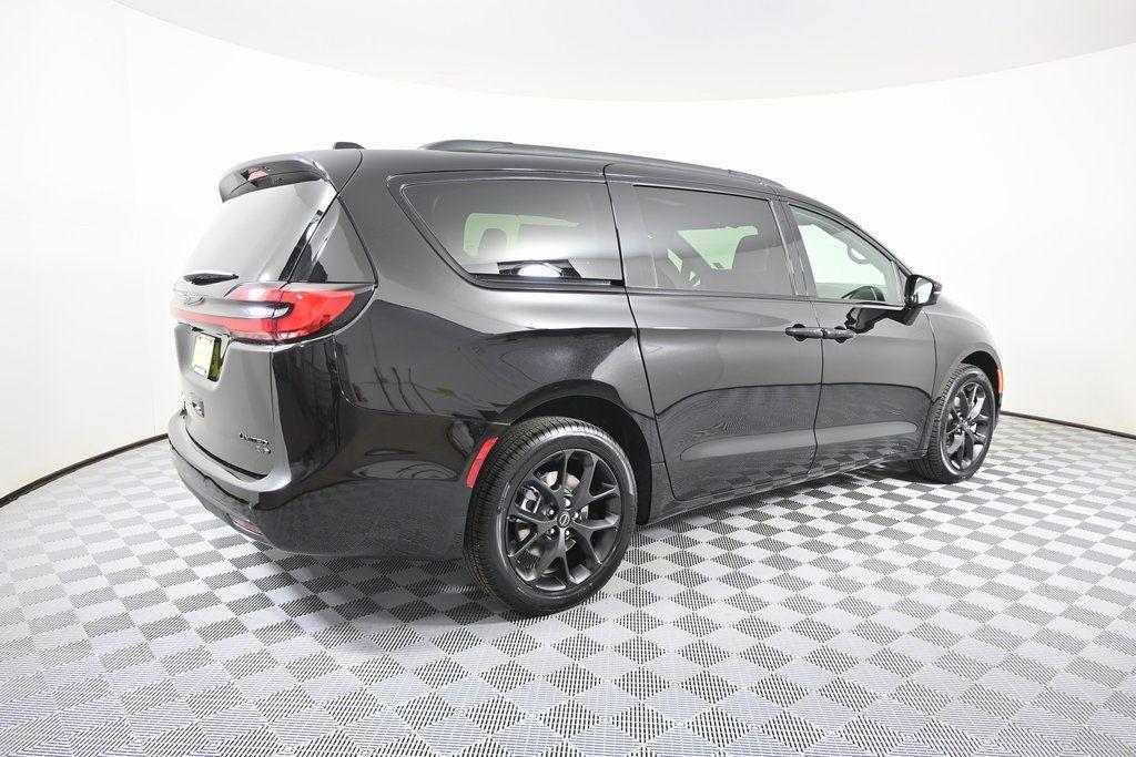 new 2026 Chrysler Pacifica car, priced at $49,999