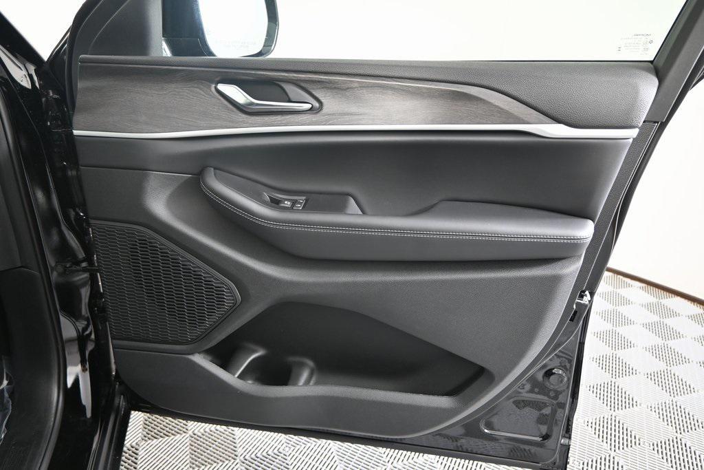 new 2025 Jeep Grand Cherokee L car, priced at $47,899