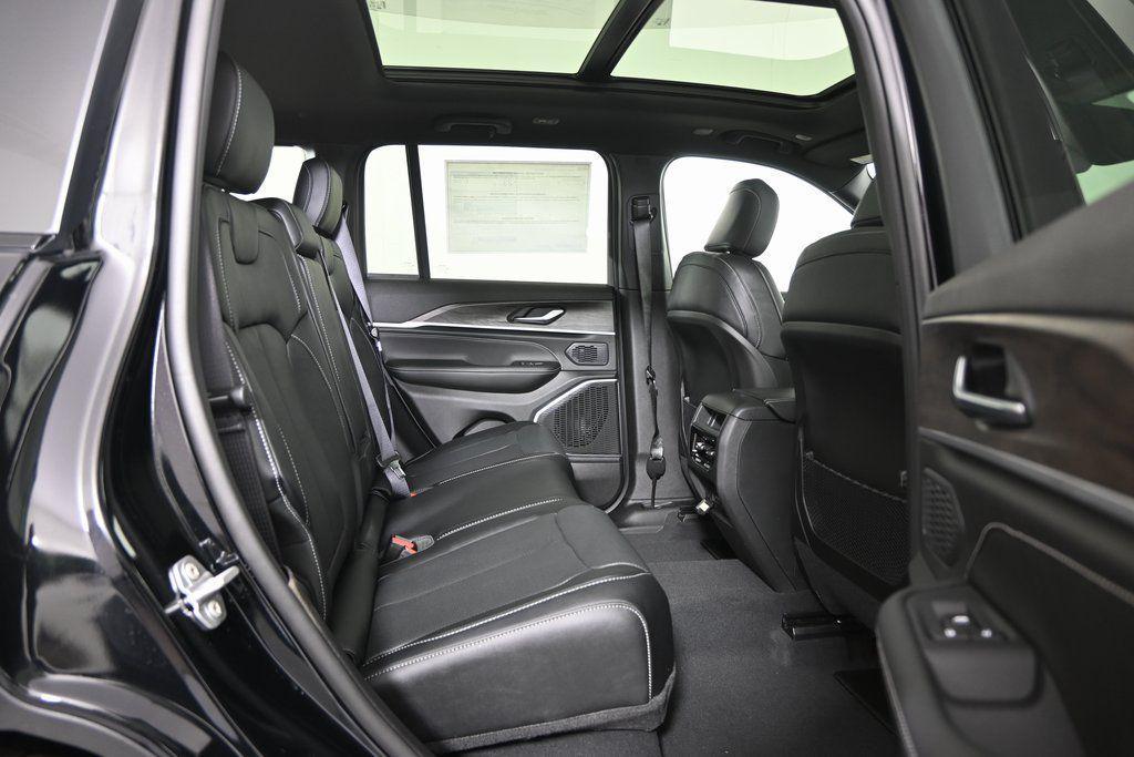 new 2026 Jeep Grand Cherokee car, priced at $45,899