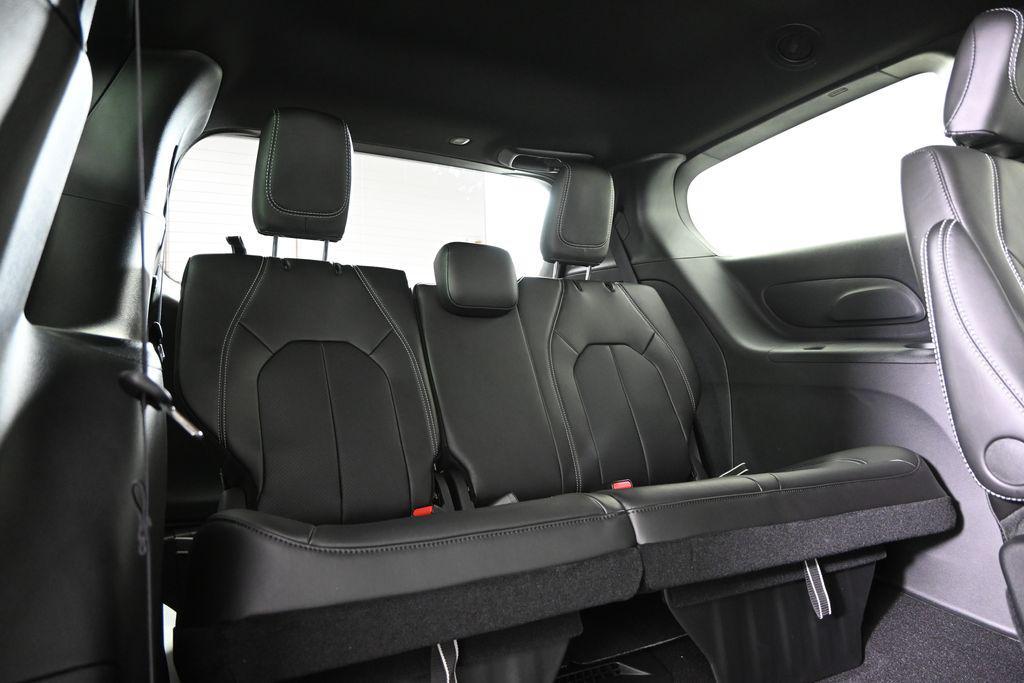 new 2026 Chrysler Pacifica car, priced at $39,099