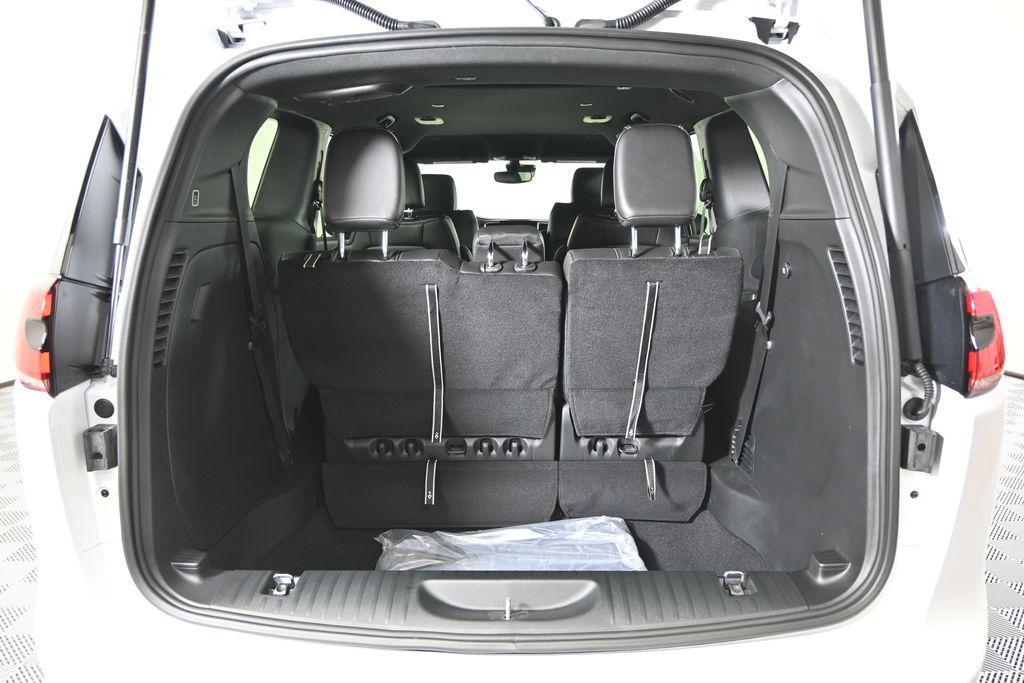 new 2026 Chrysler Pacifica car, priced at $39,099