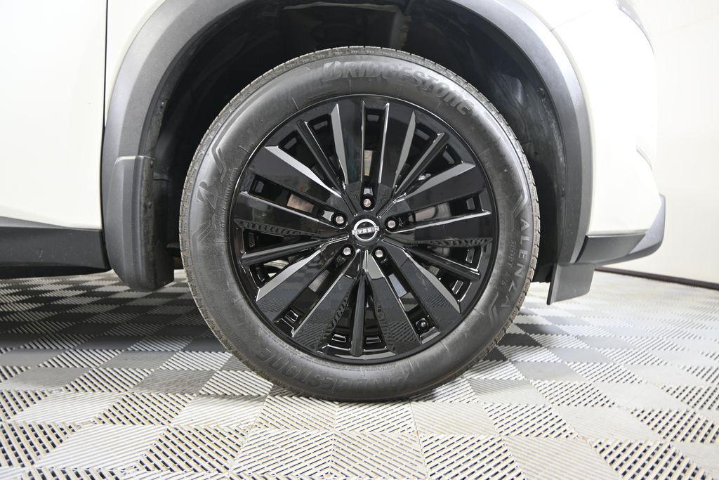 used 2024 Nissan Pathfinder car, priced at $39,999