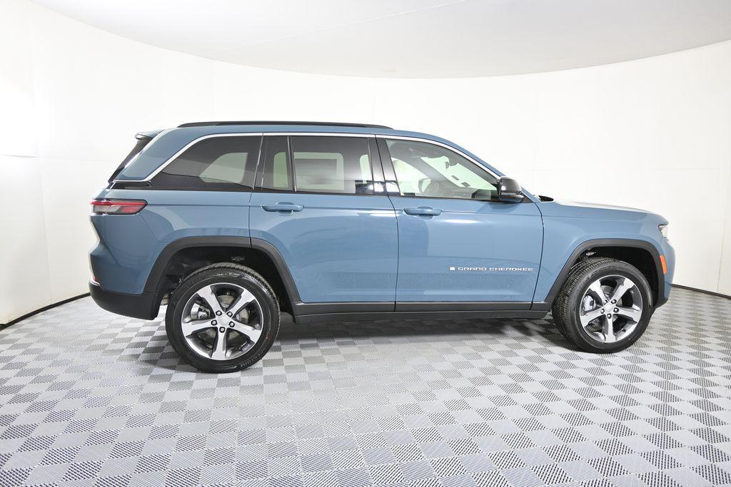 new 2026 Jeep Grand Cherokee car, priced at $39,099