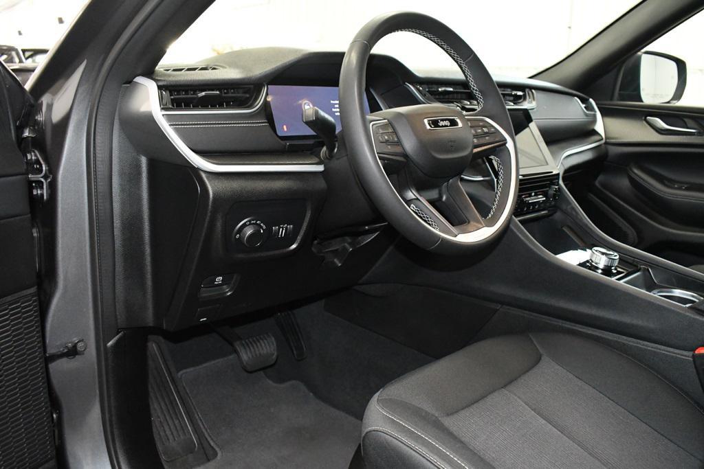 used 2024 Jeep Grand Cherokee car, priced at $29,799