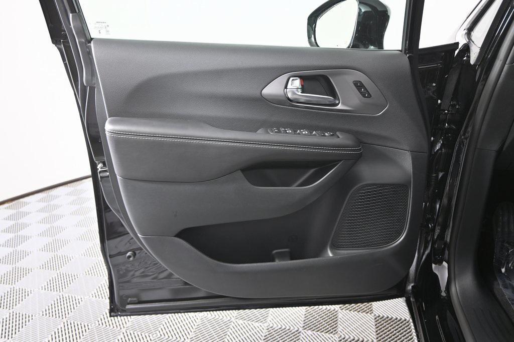 new 2026 Chrysler Pacifica car, priced at $42,999
