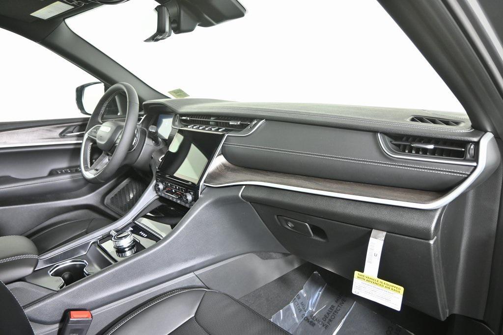 new 2025 Jeep Grand Cherokee car, priced at $49,499