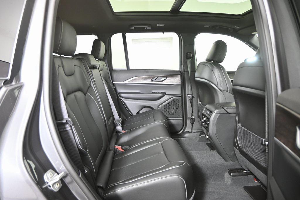 new 2025 Jeep Grand Cherokee car, priced at $49,499