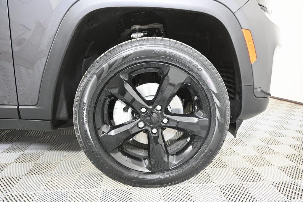 new 2025 Jeep Grand Cherokee car, priced at $49,499