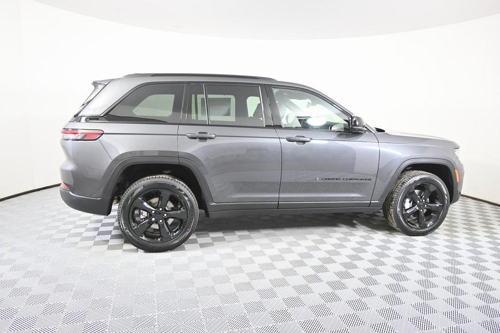 new 2025 Jeep Grand Cherokee car, priced at $49,499