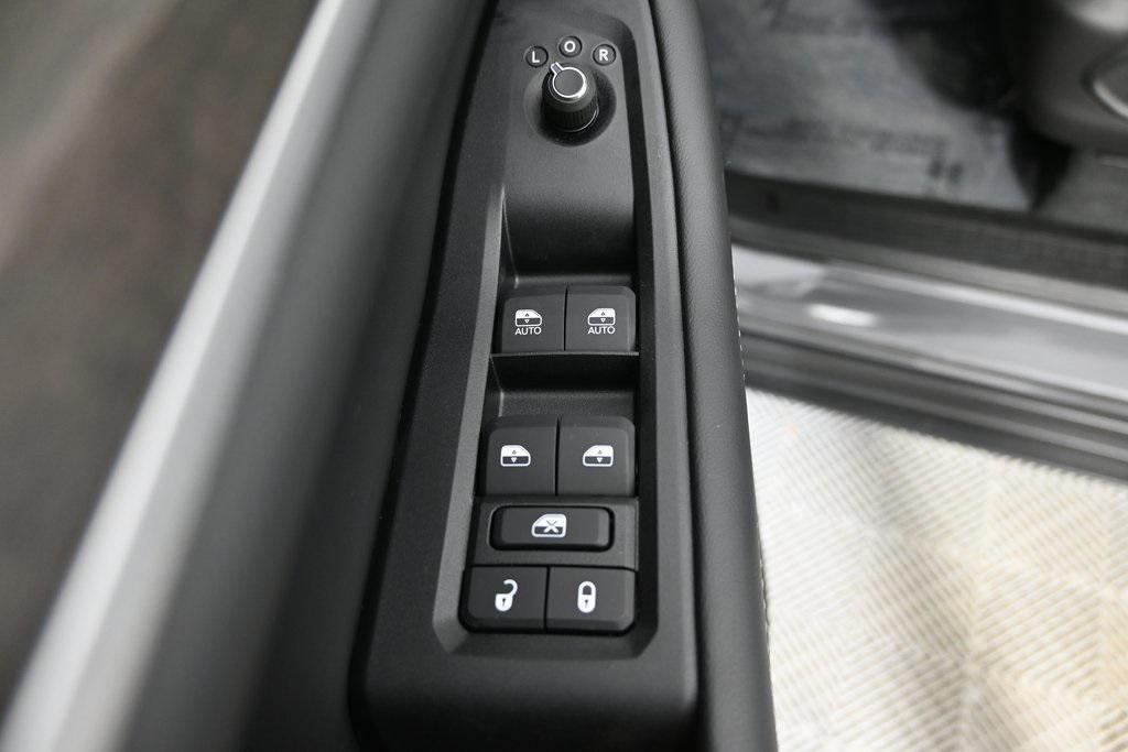 new 2025 Jeep Grand Cherokee car, priced at $49,499