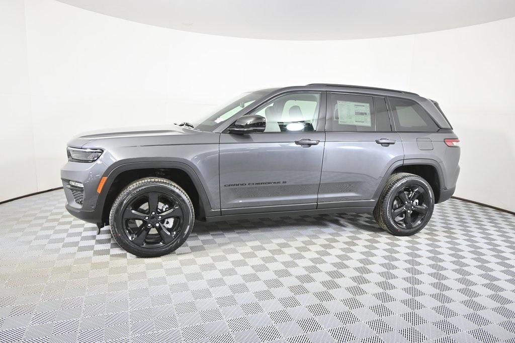 new 2025 Jeep Grand Cherokee car, priced at $49,499