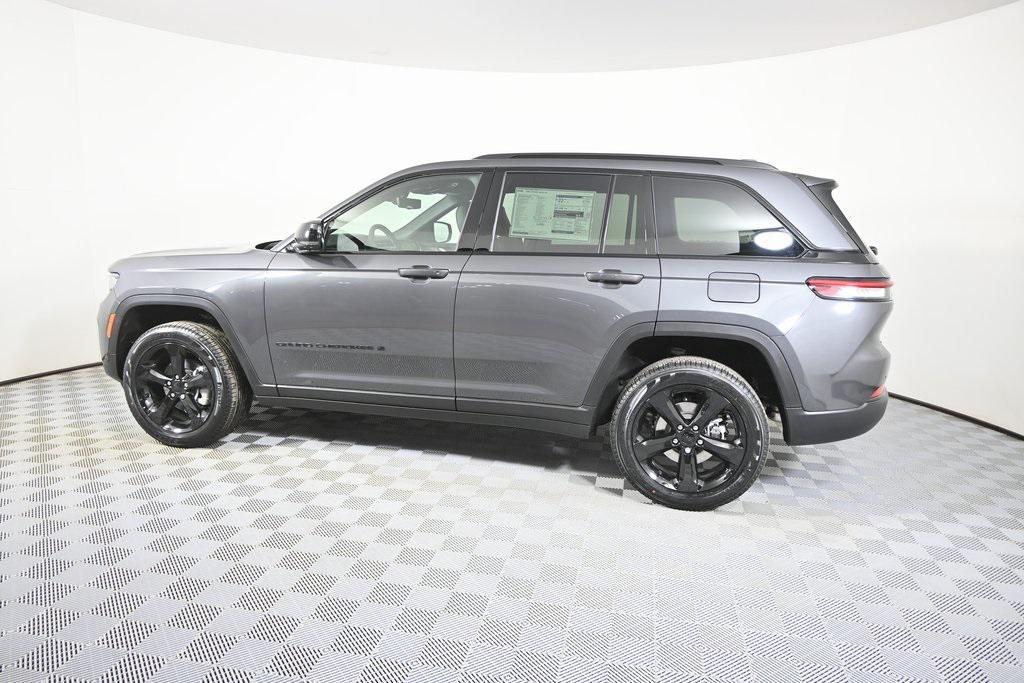 new 2025 Jeep Grand Cherokee car, priced at $49,499