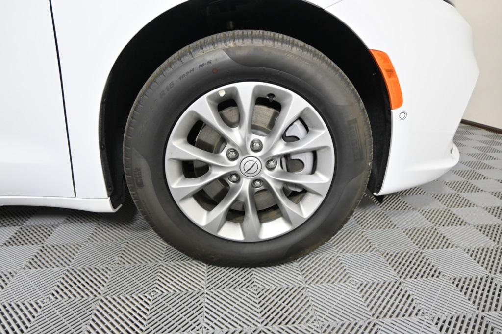 used 2025 Chrysler Pacifica car, priced at $37,999