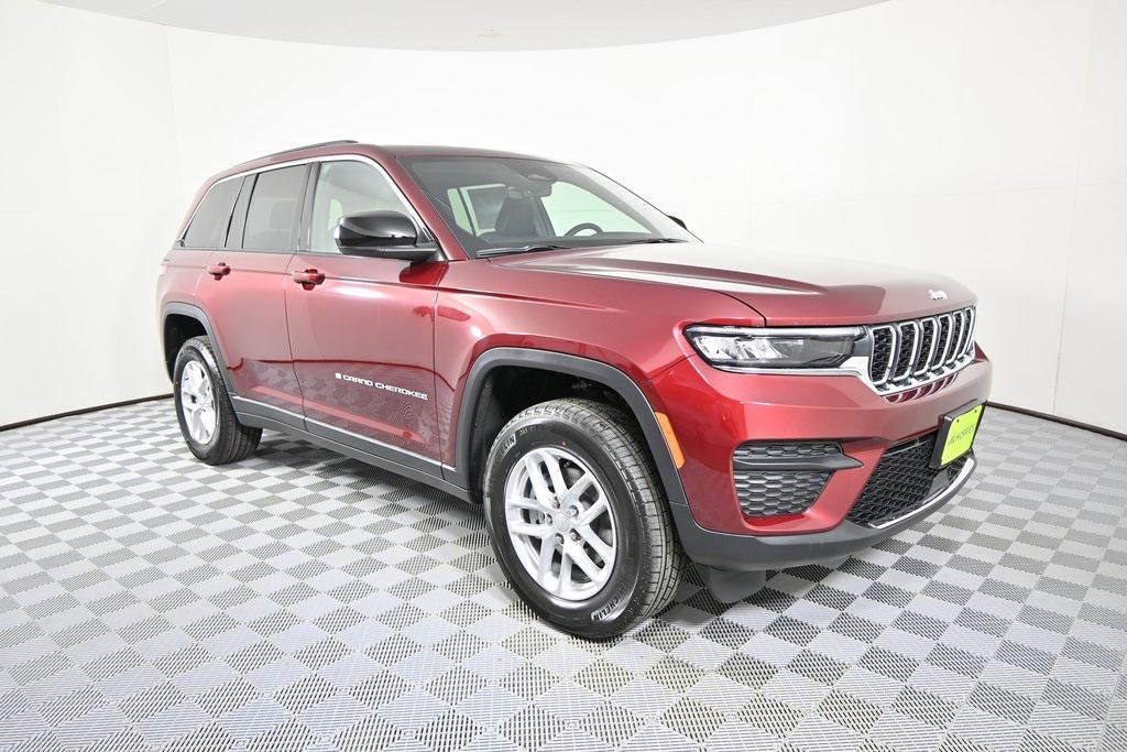 new 2025 Jeep Grand Cherokee car, priced at $38,199