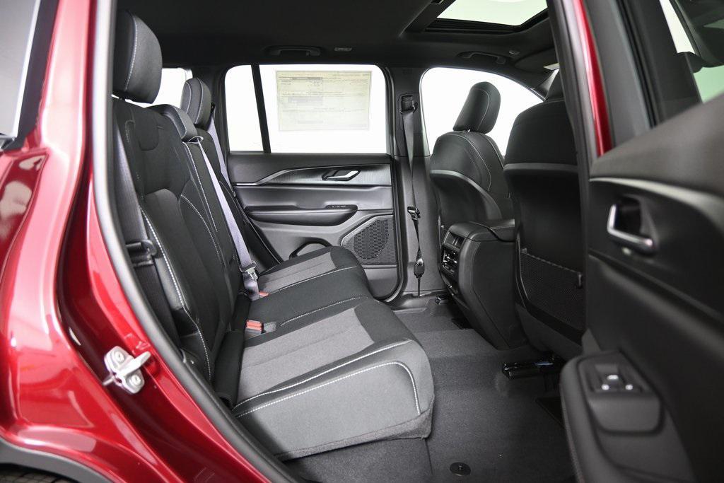 new 2025 Jeep Grand Cherokee car, priced at $38,199