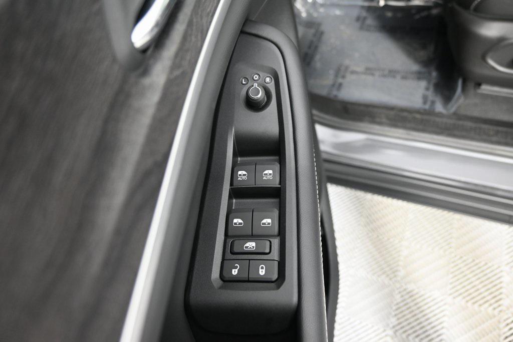 new 2025 Jeep Grand Cherokee car, priced at $45,999