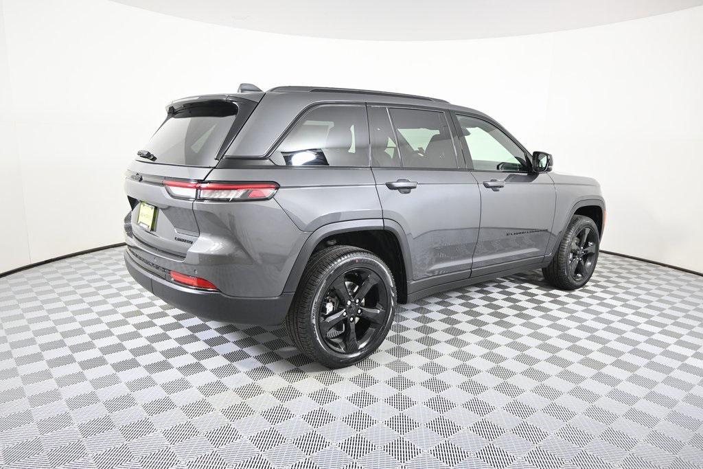 new 2025 Jeep Grand Cherokee car, priced at $45,999