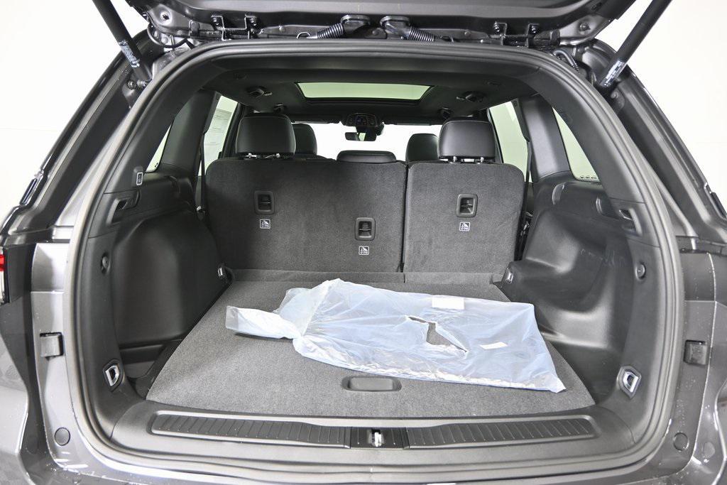 new 2025 Jeep Grand Cherokee car, priced at $45,999