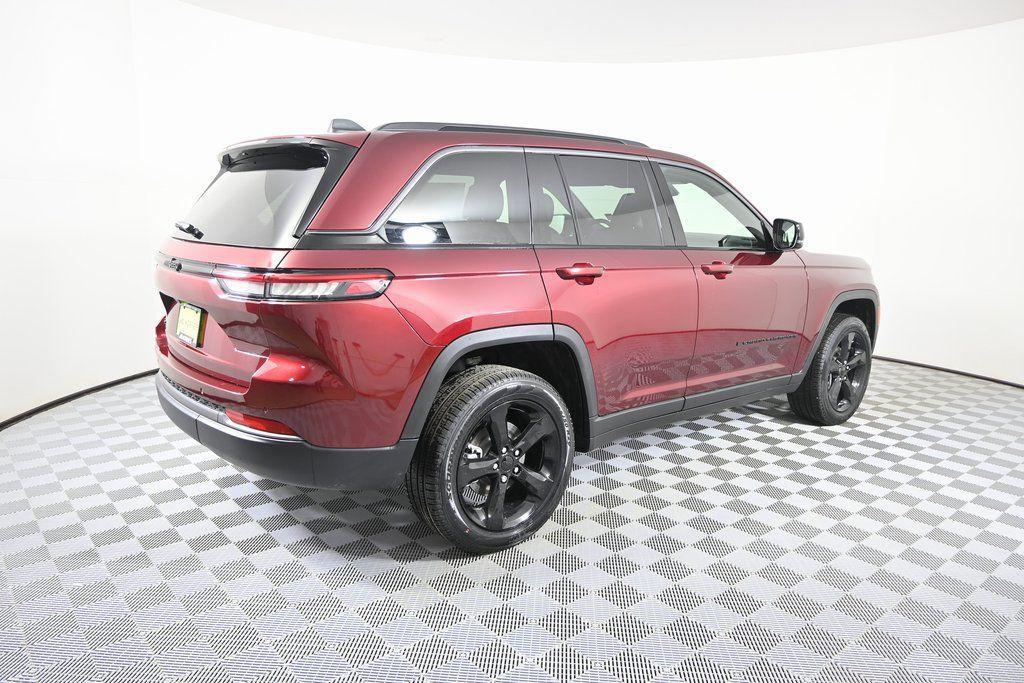 new 2026 Jeep Grand Cherokee car, priced at $43,399